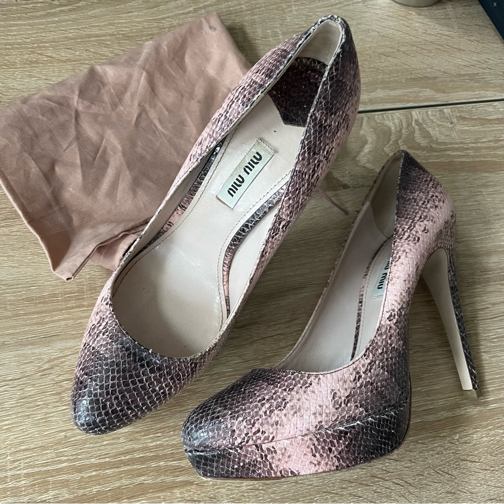 Miu Miu Python Pumps Size 39 - image 5